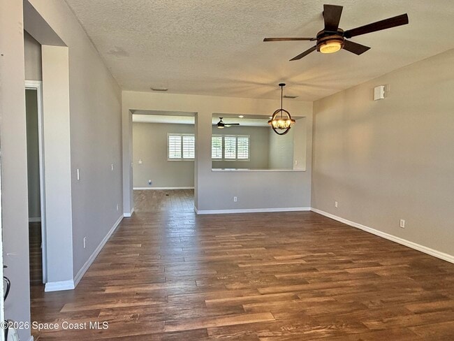 Building Photo - 1453 Santa Anna St SE