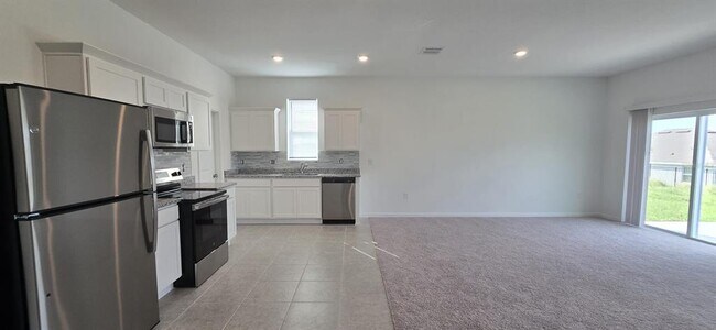 Building Photo - 474 Hennepin Lp