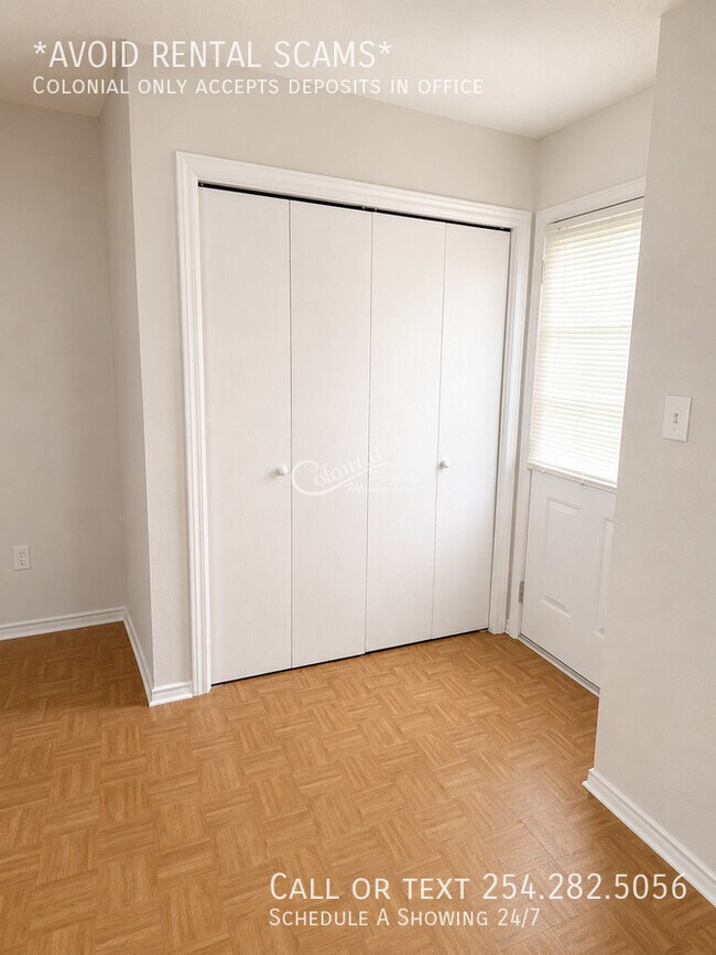 Building Photo - 3805 Woodrow Dr