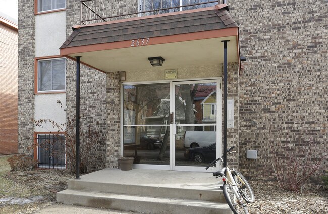 Building Photo - 2637 Pleasant Ave S
