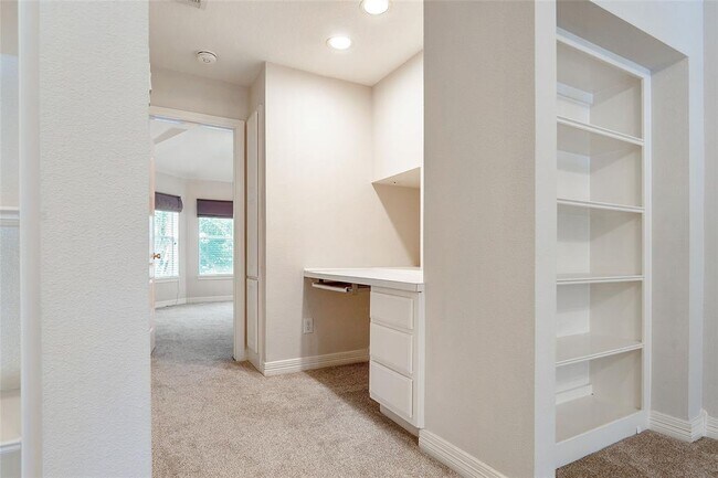 Building Photo - 5534 Chesapeake Pl