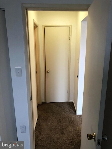 Building Photo - 4423 Romlon St