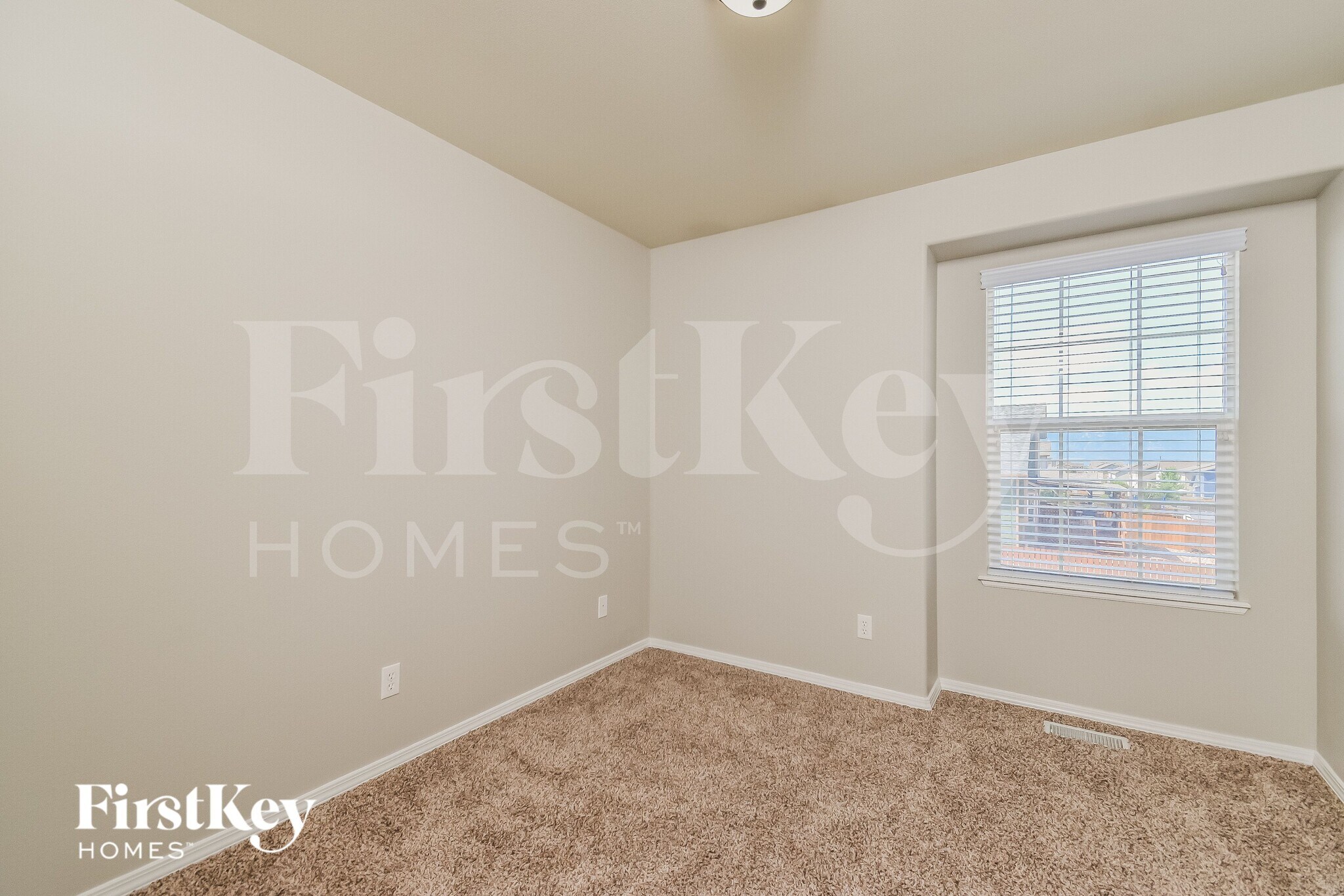 Building Photo - 1749 Dewhirst Dr