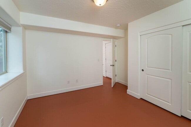 Building Photo - Refined Living in the Heart of Bend — Fully Remodeled Home for Lease
