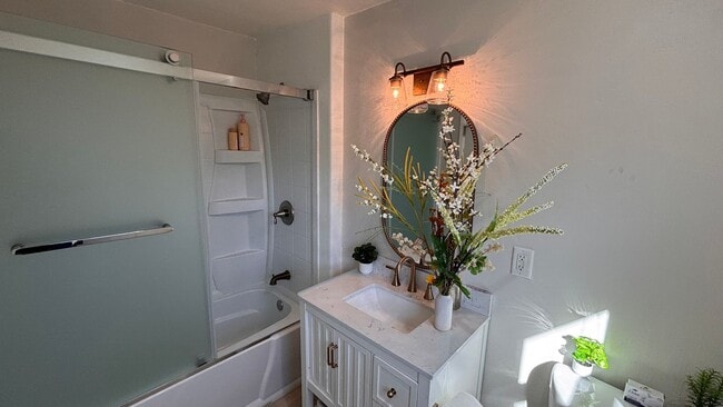 Building Photo - Charming 1 bed/1 bath ADU Studio in Upper Seaside