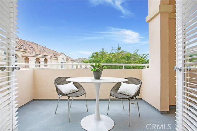 Building Photo - 24 Costa Brava