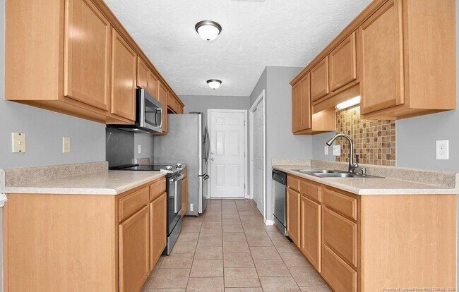 Building Photo - 1475 Avoncroft Dr