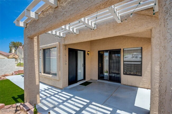 Building Photo - 5257 Crooked Valley Dr