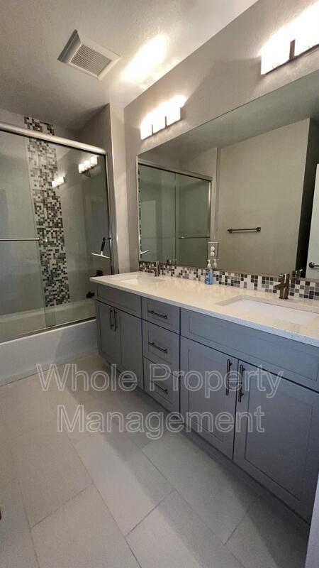 Building Photo - 2870 W Parkside Pl