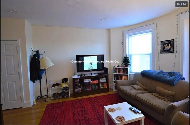 Building Photo - 69 Babcock St