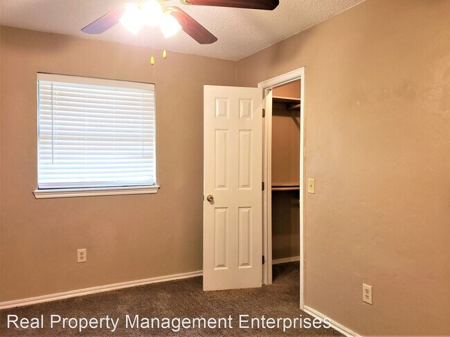 Building Photo - 2 br, 2 bath House - 6801 Woodlake Dr