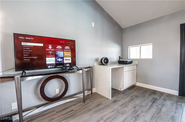 Building Photo - 5086 Cartaro Dr