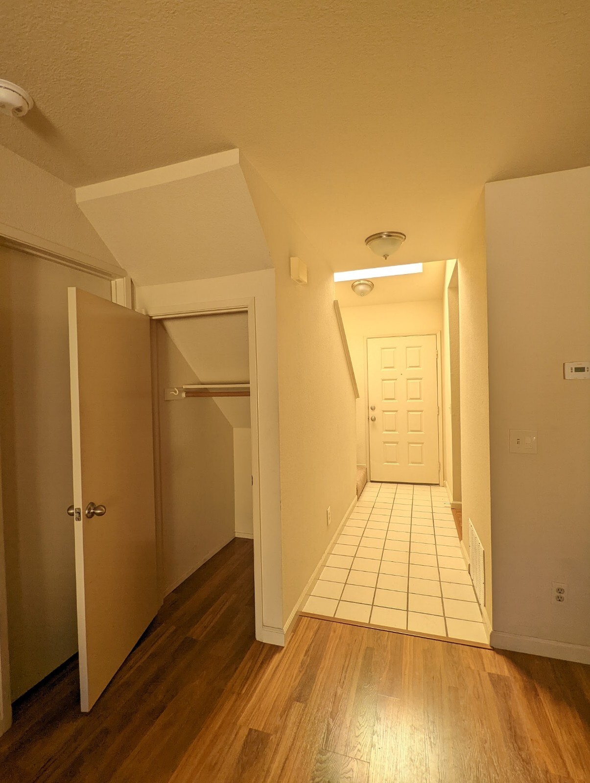 Building Photo - 1704 Woodlake Dr