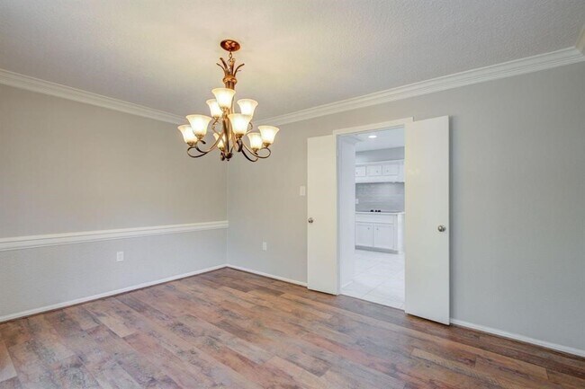 Building Photo - 11918 Glenway Dr