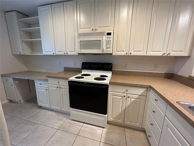 Building Photo - 5771 Sabal Trace Dr