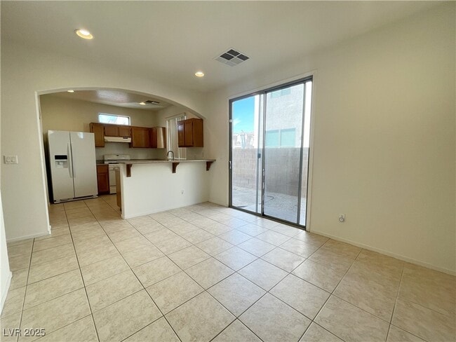 Building Photo - 1838 Versante Ave