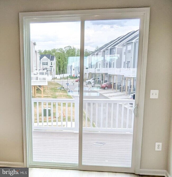 Building Photo - 9376 Tanfield Dr