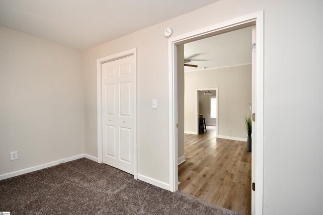 Building Photo - 5 Cardwell St