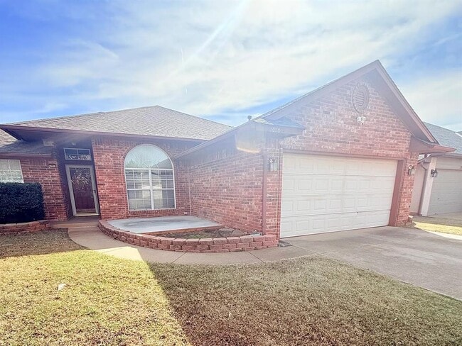 Building Photo - 1016 Westbury Terrace