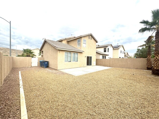 Building Photo - 7288 Quarterhorse Ln