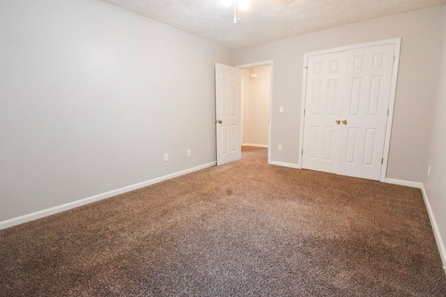 Building Photo - Coming Soon~3 Bedroom 2 Bathroom Home- Pets Considered
