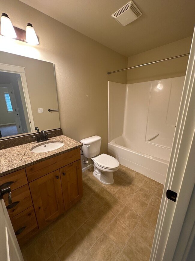 Building Photo - NE 3 Bdrm, 2.5 Bath 1450 sq ft House w/AC and Gas Heat,  All Appliances, Dbl Garage