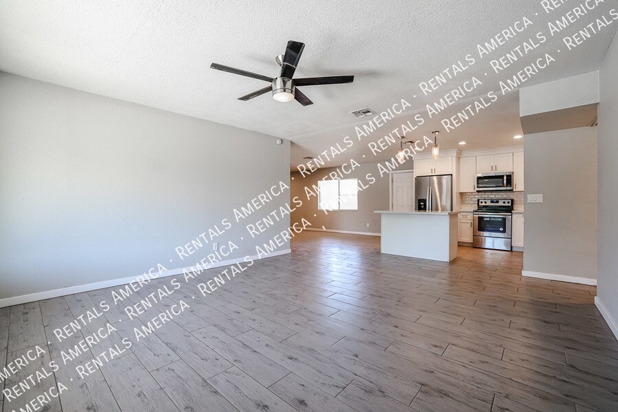 Building Photo - 12840 N 30th St