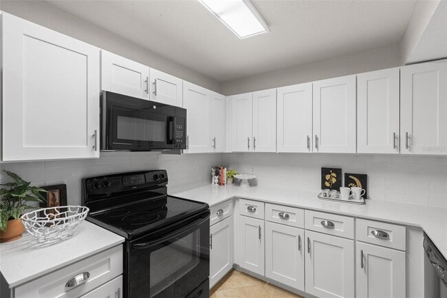 Building Photo - 2323 Feather Sound Dr