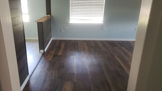 Building Photo - 3 bedroom 1 bath