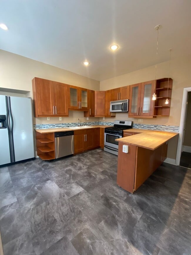 Building Photo - 3 Bedroom Arlington / Southside Slopes Tow...