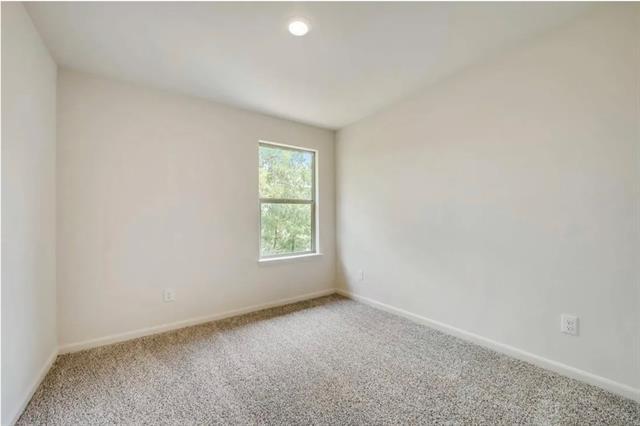 Building Photo - 400 Marsh Ln