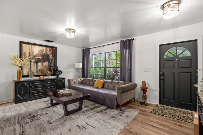 Building Photo - 14248 Paddock Dr