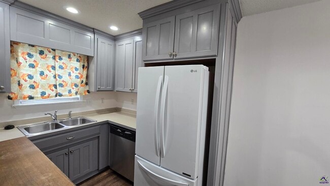 Building Photo - 124 Mary Jay Dr