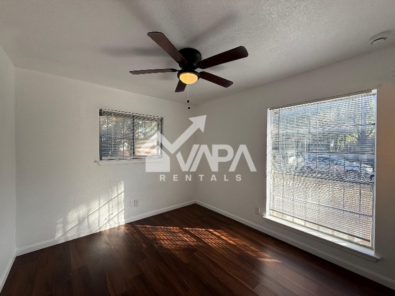 Building Photo - 5331 Bakersfield St