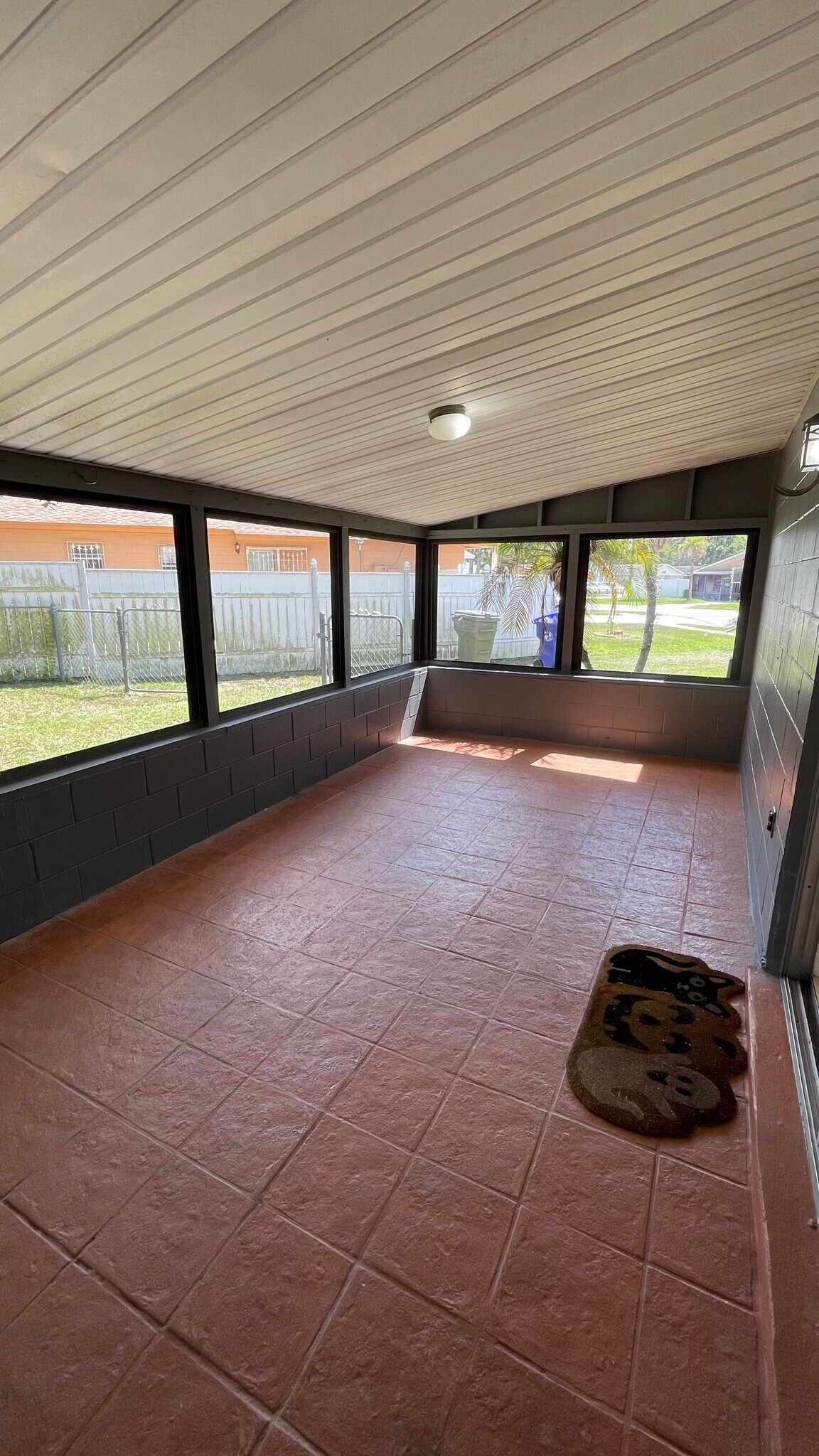 Building Photo - 1533 Lay Ct