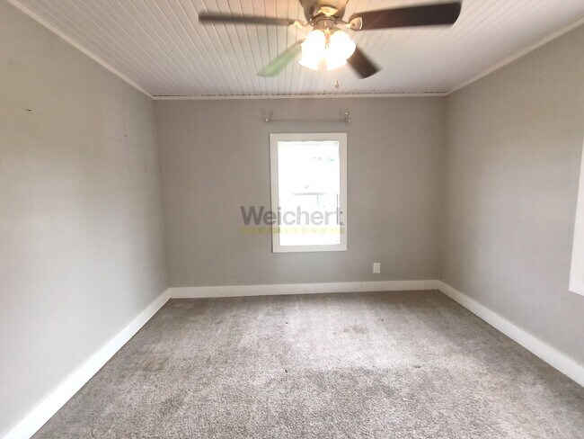 Building Photo - 3Bed/1Bath house with great location
