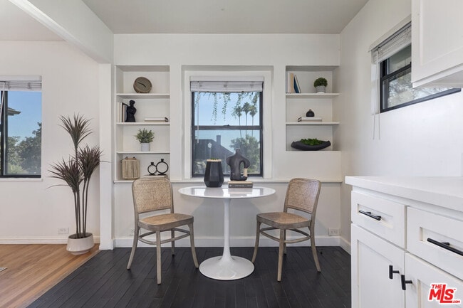 Building Photo - 9125 David Ave