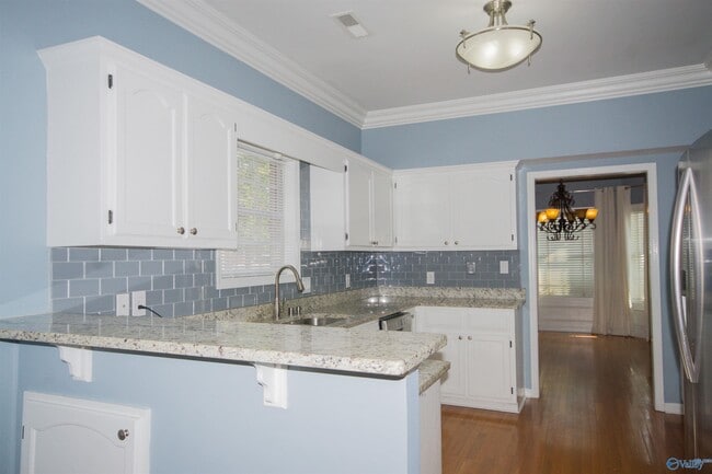 Building Photo - 104 Lancaster Ct SW