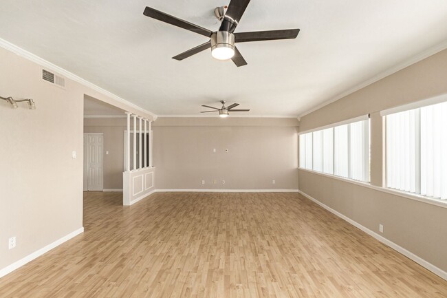 Building Photo - Renovated Urban Penthouse in Downtown Phoe...