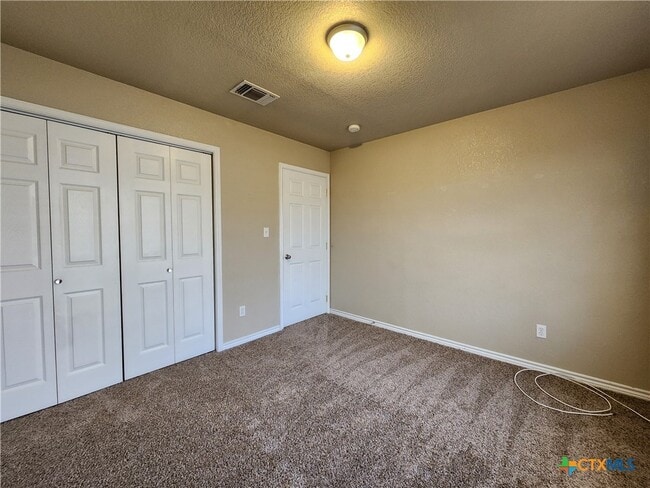 Building Photo - 21 Moss Rock Dr