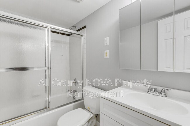 Building Photo - 7412 Marc Dr