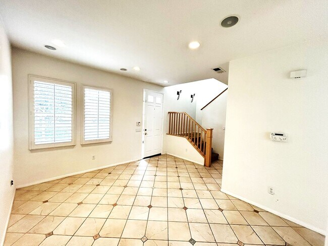 Building Photo - Stunning 3-Bed Townhome in Arbors at Avalon, Carson! 90745! *Half Off One Month's Rent Move In Sp...