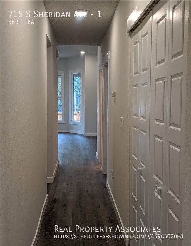 Building Photo - 715 S Sheridan Ave