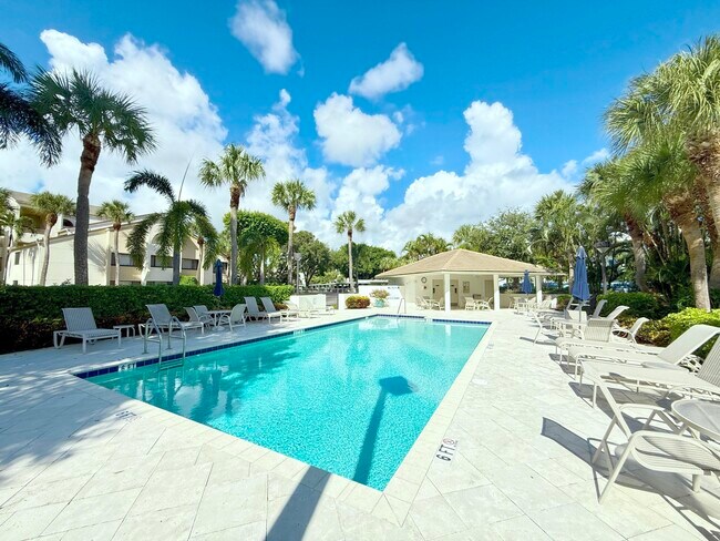 Building Photo - 811 Oak Harbour Dr