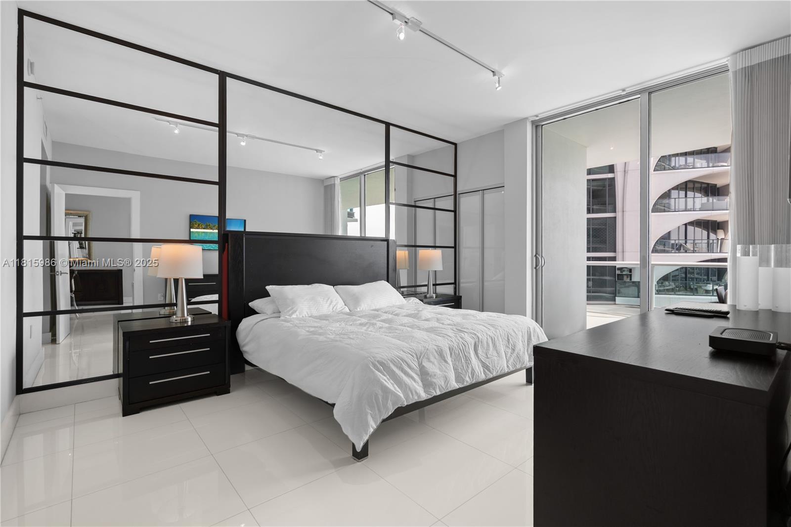 Building Photo - 900 Biscayne Blvd