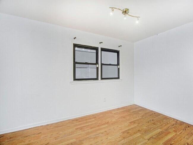 Building Photo - 25 Skillman Ave