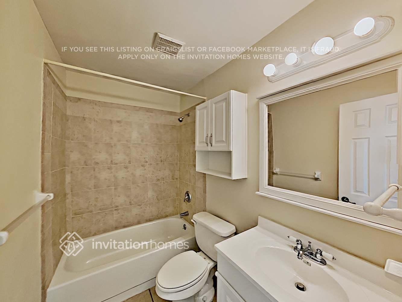 Building Photo - 1821 W Clinton Dr