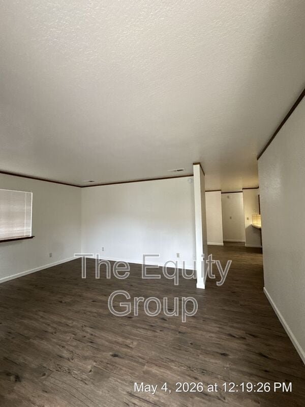 Building Photo - 720 S Linwood St