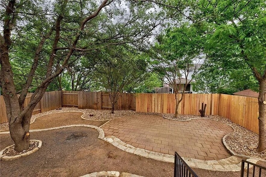 Back Yard - 2710 Greenlee Dr