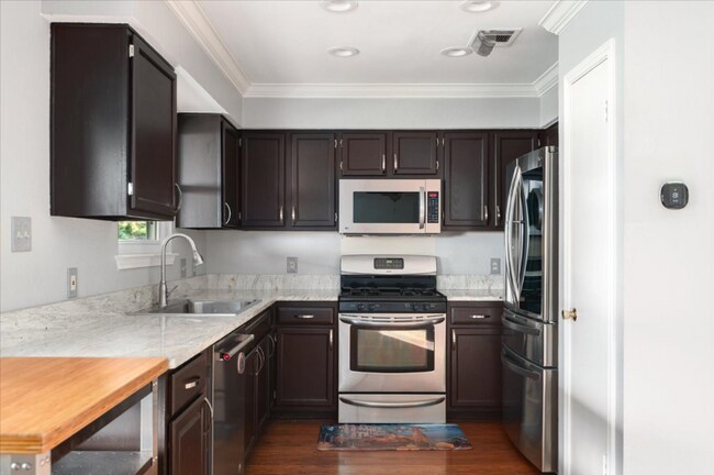 Building Photo - 1302 Forest Oaks Path